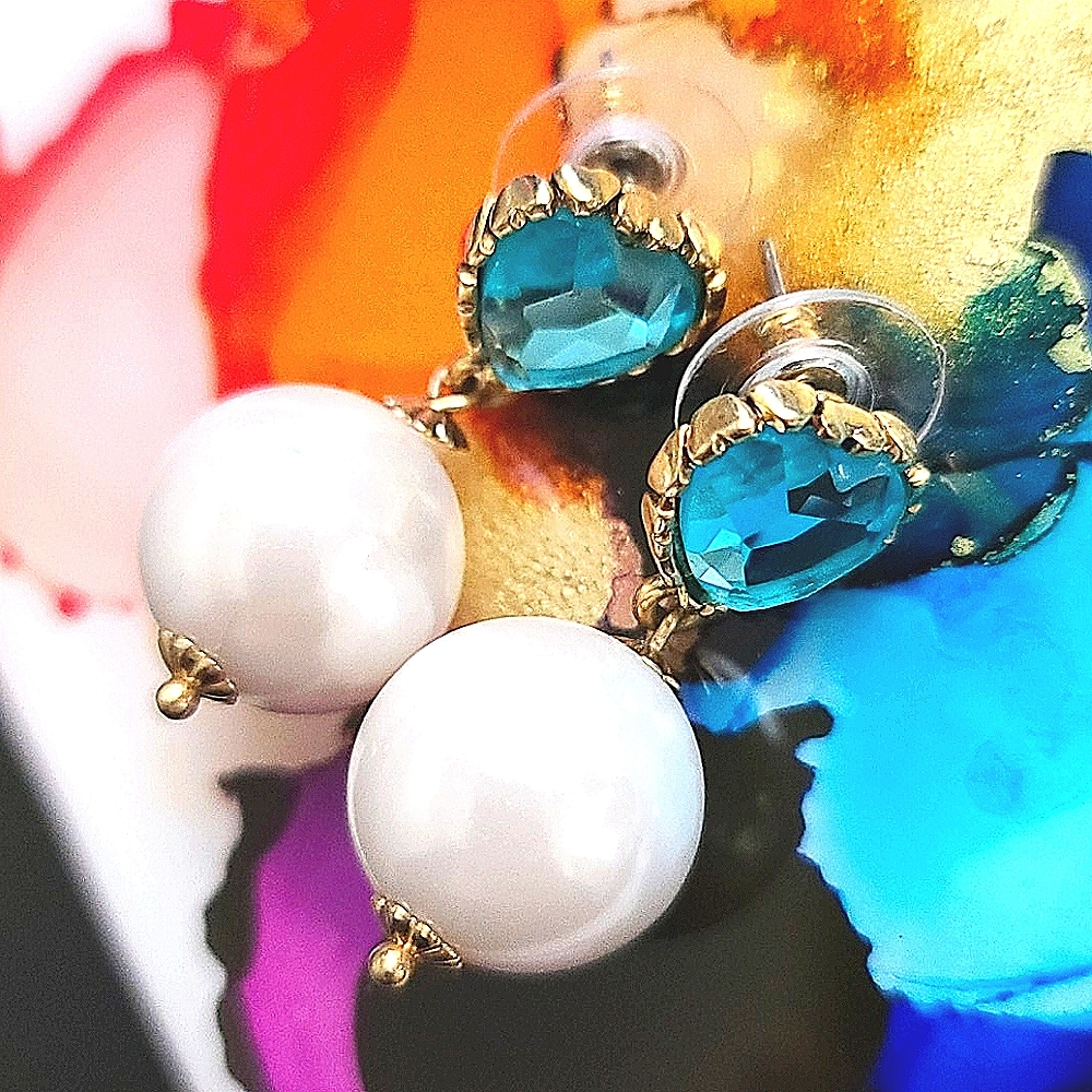 9/29 RARE BETSEY JOHNSON EARRINGS